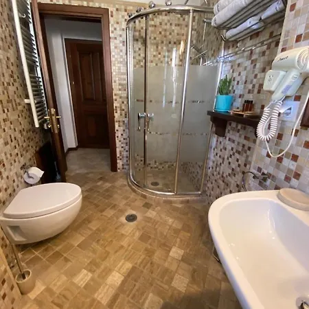 Boutique Muzaka Μπεράτ